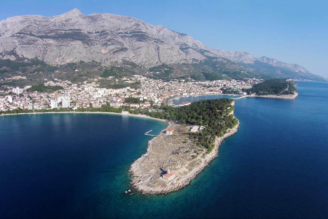 By The Sea - 19202 * Makarska