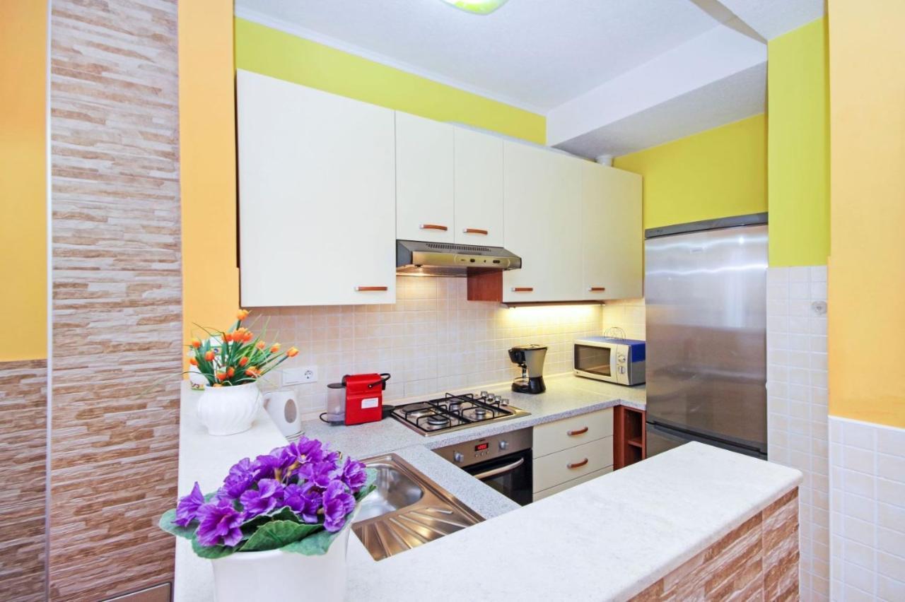 Appartement By The Sea - 19202 *